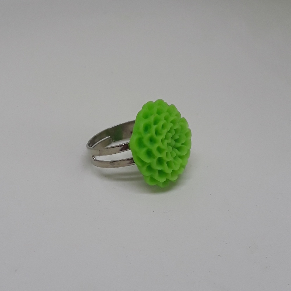 Green ring - Picture 2 of 2